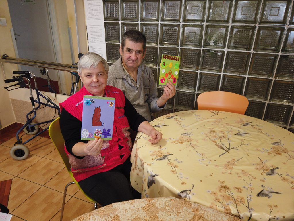 Mieszkańcy Domu Pomocy Społecznej w Tolkmicku dziękują  za prezenty w postaci kartek z okazji Świąt Wielkanocnych.
